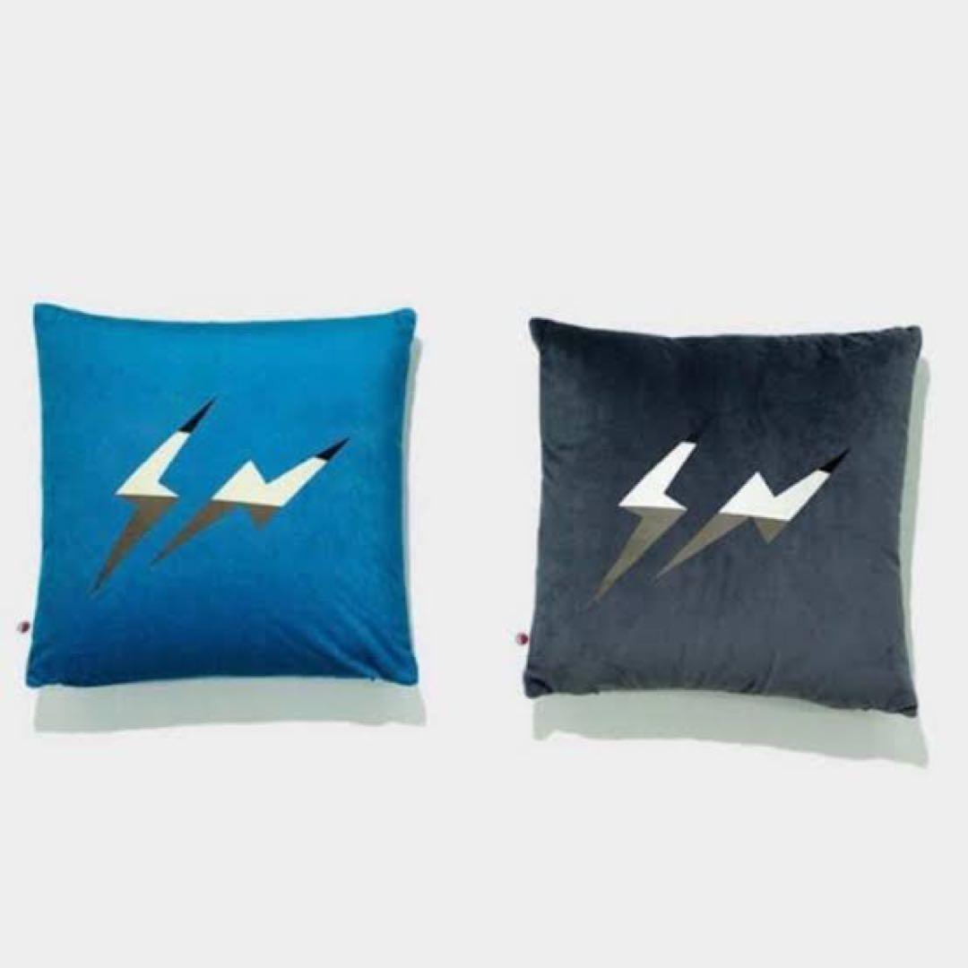 INN THUNDERBOLT PROJECT　クッション2色セット
