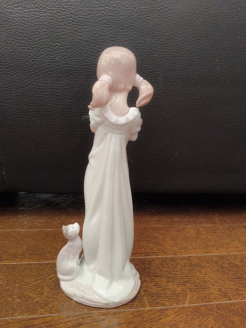 り*こ様 LLADRO 【私のことも忘れないで】 ガラスキャビネット付き